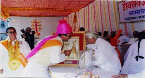 Bro. BK Dipendra & BK Surendra Didi Ji with Resp Dadi Ji during RATH YATRA